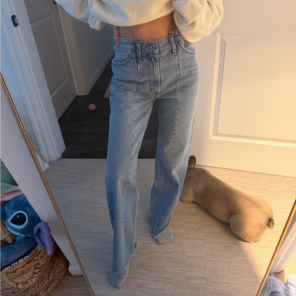 Abercrombie High Rise Relaxed Jeans